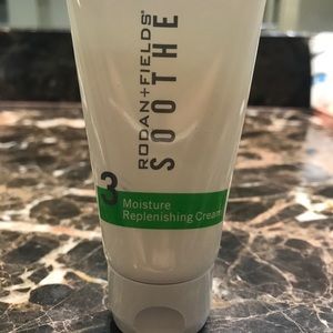 Rodan and Fields Soothe Replenishing Cream